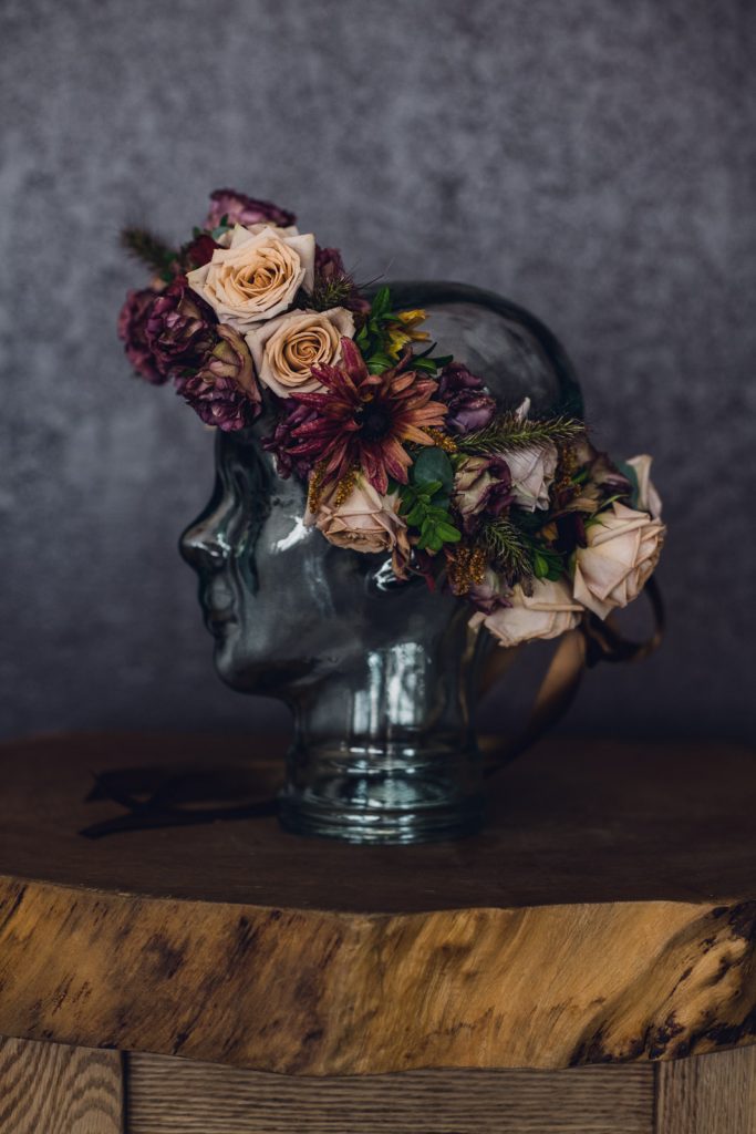 wild-blossoms-autumn-elopement-bouquet-crown-web-16