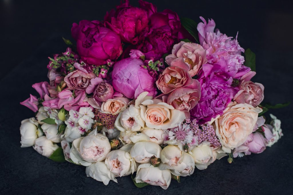 4. monochromatic-gradiant-umbre-color-theory-bunches-web-11 horizontal pink flower bunch showing monochromatic color theory