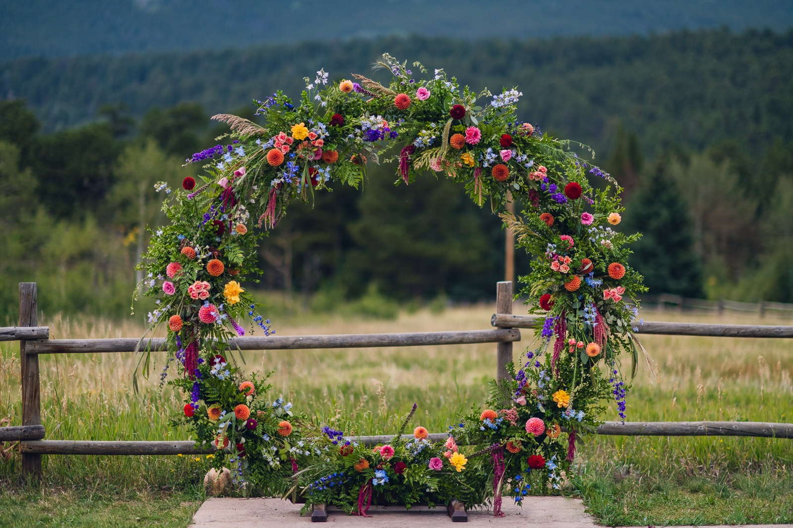 wild-blossoms-rocky-mountain-colorful-circle-arch-wedding-web-26