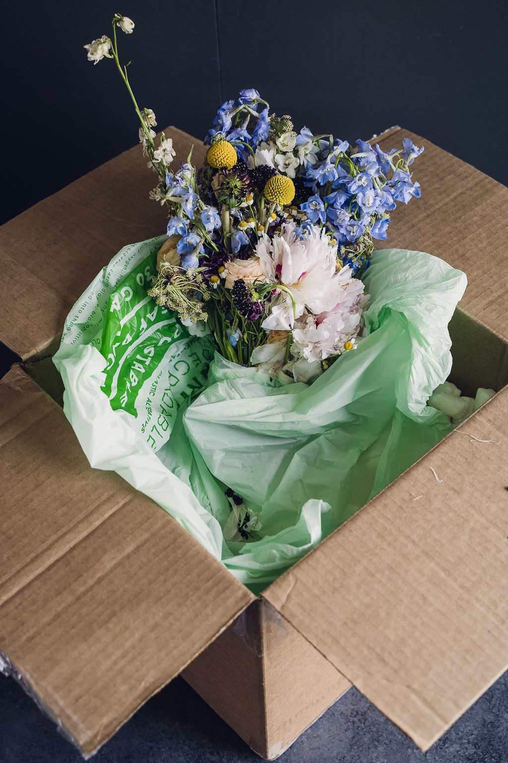 wild-blossoms-bouquet-preservation-art-and-unboxing-may-2023-web-5